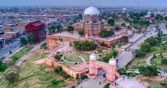 科赫纳卡西姆堡花园 - Multan | Secret World Trip Planner