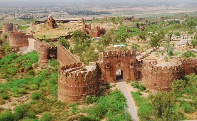 罗塔斯堡 - Rohtas | Secret World Trip Planner