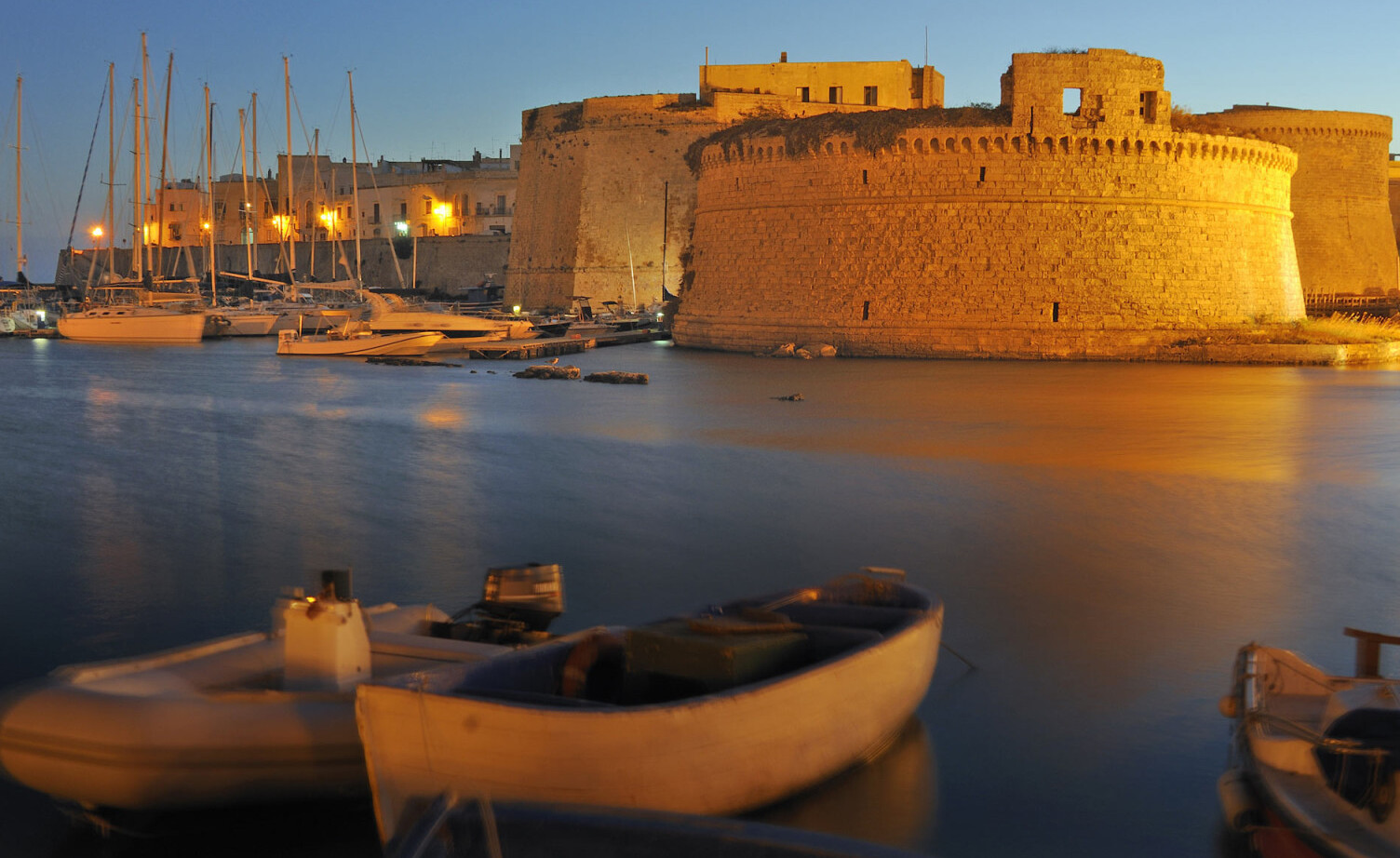 Галиполи: Замъкът Анджоино - Gallipoli | Secret World Trip Planner