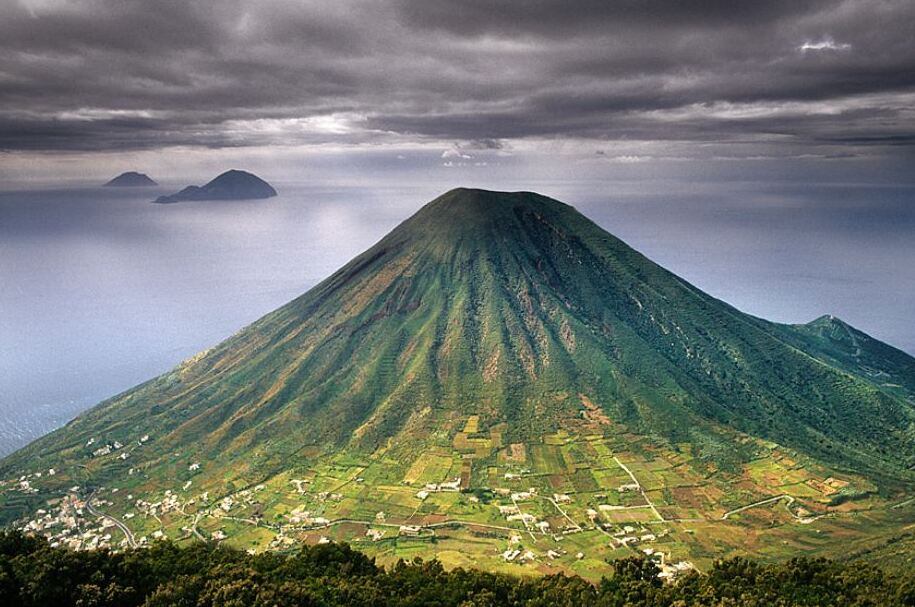 Sicīlija / Porri Kalns Salinas salā - Monte dei Porri | Secret World Trip Planner