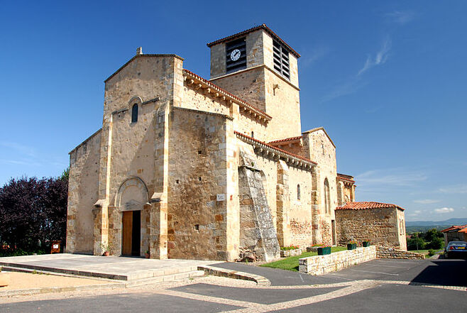 Auvergne / Eglise Saint-Jean, - Glaine-Montaigut | Secret World Trip Planner