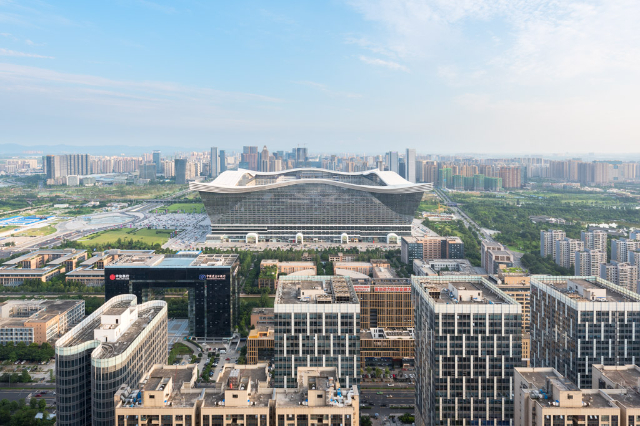 Global Center, the biggest building in the world — Cheng Du Shi