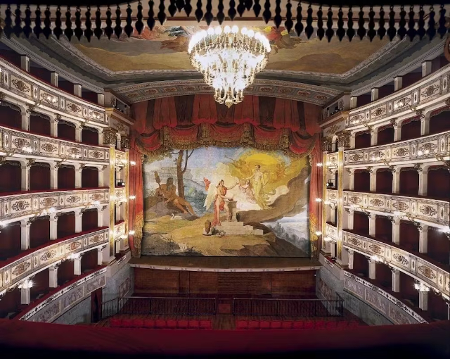 Eagle-Theater - Fermo | Secret World Trip Planner