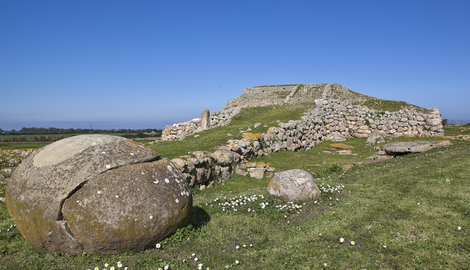 Сардиния | The Monte d'Accoddi - Ottava, Sassari | Secret World Trip Planner