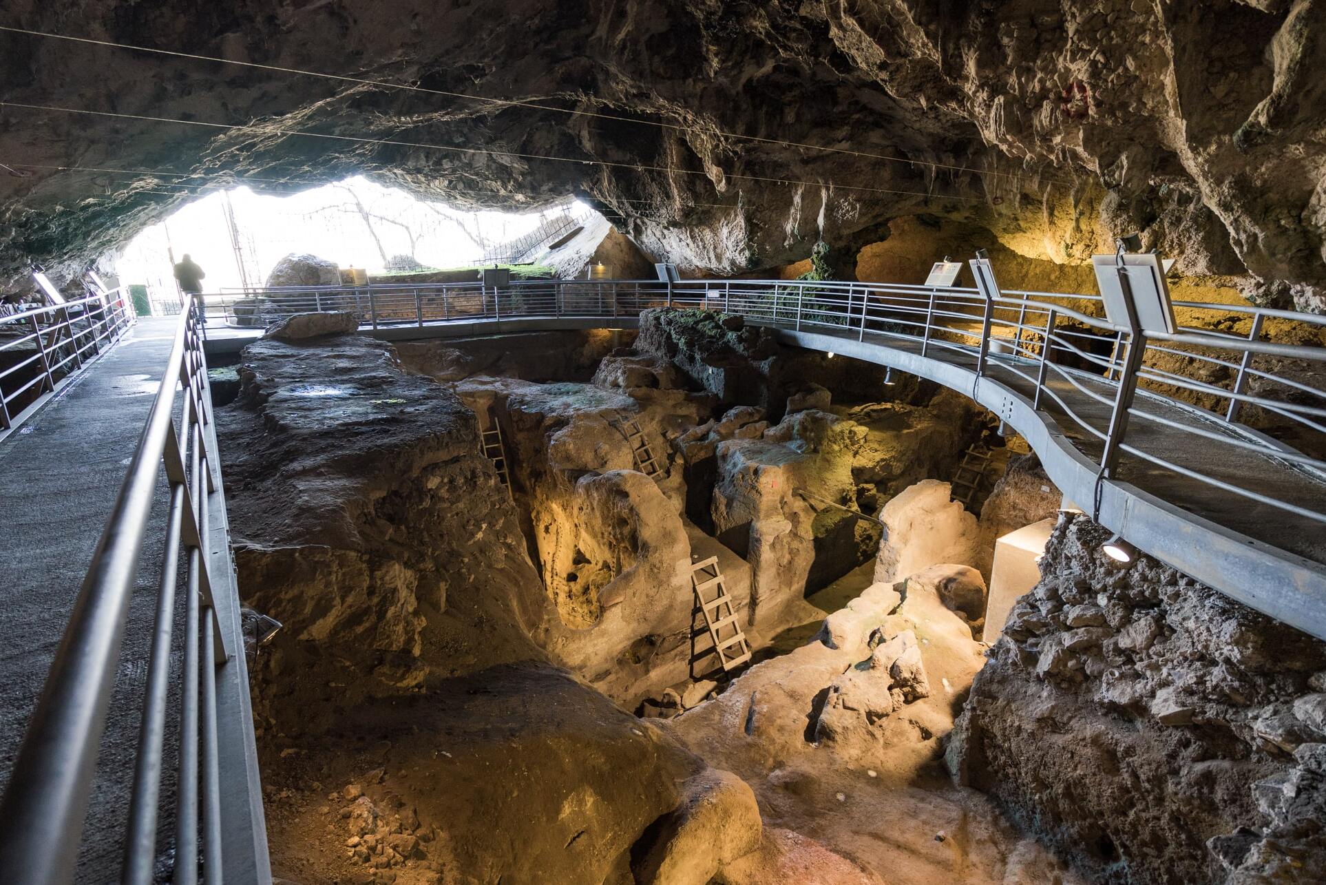 希腊：Theopetra洞穴和世界上最古老的废墟  - Vasiliki | Secret World Trip Planner