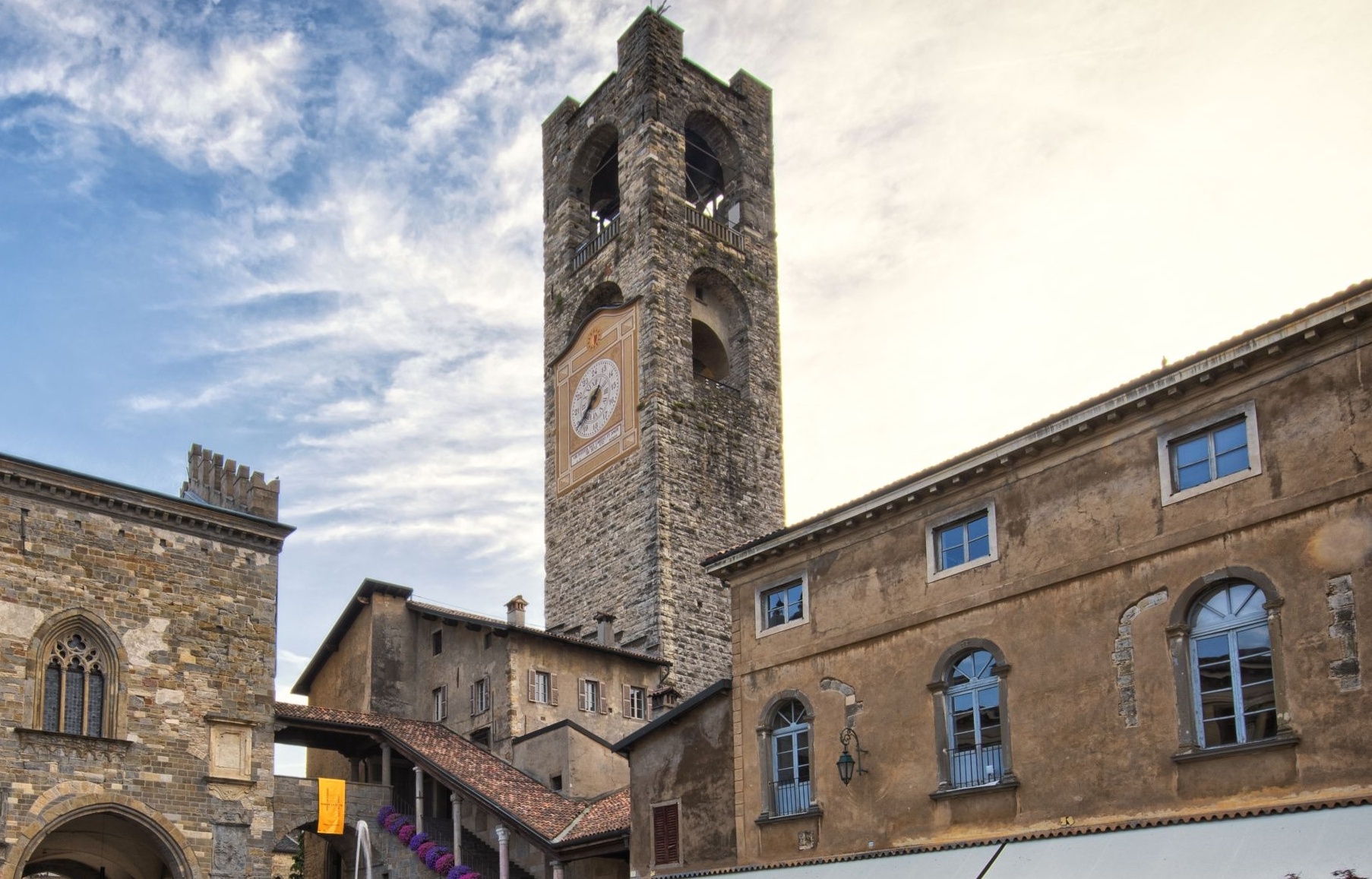 Bergamo un Campanone - Bergamo | Secret World Trip Planner