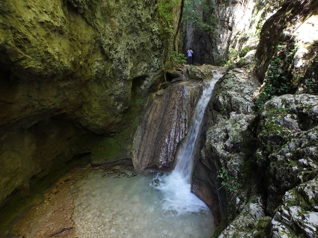 Roklina Jana - Via la Rota | Secret World Trip Planner