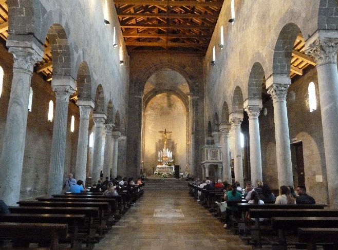 കത്തീഡ്രൽ Casertavecchia - Caserta Vecchia | Secret World Trip Planner