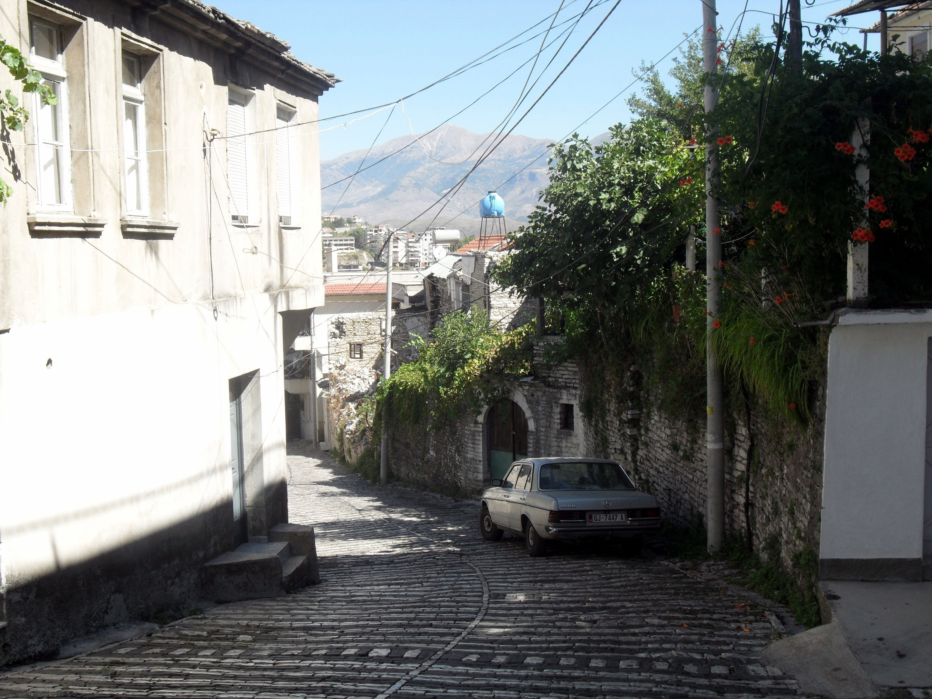 Mesto Argirocastro (Albánsky: Gjirokastrr) - Argirocastro | Secret World Trip Planner