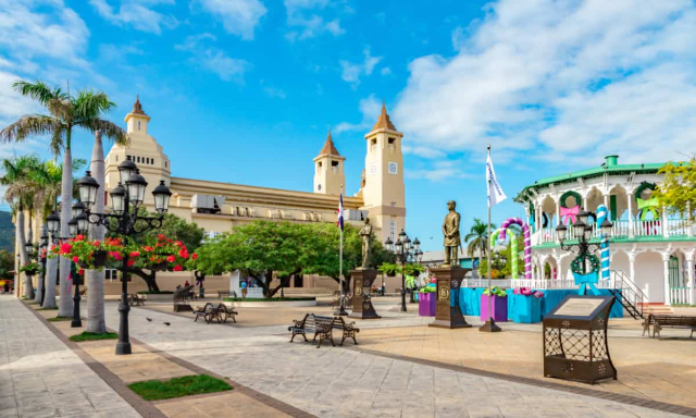 போர்டோ பிளாட்டா - San Felipe de Puerto Plata | Secret World Trip Planner