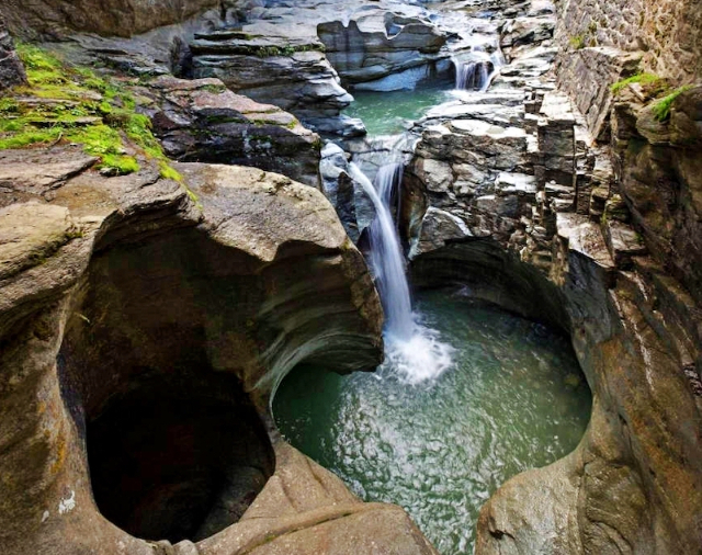 দৈত্যদের গর্ত - 5 | Secret World Trip Planner