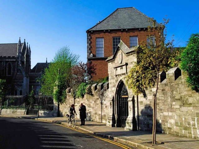 Marša bibliotēka - Dublin 8 | Secret World Trip Planner