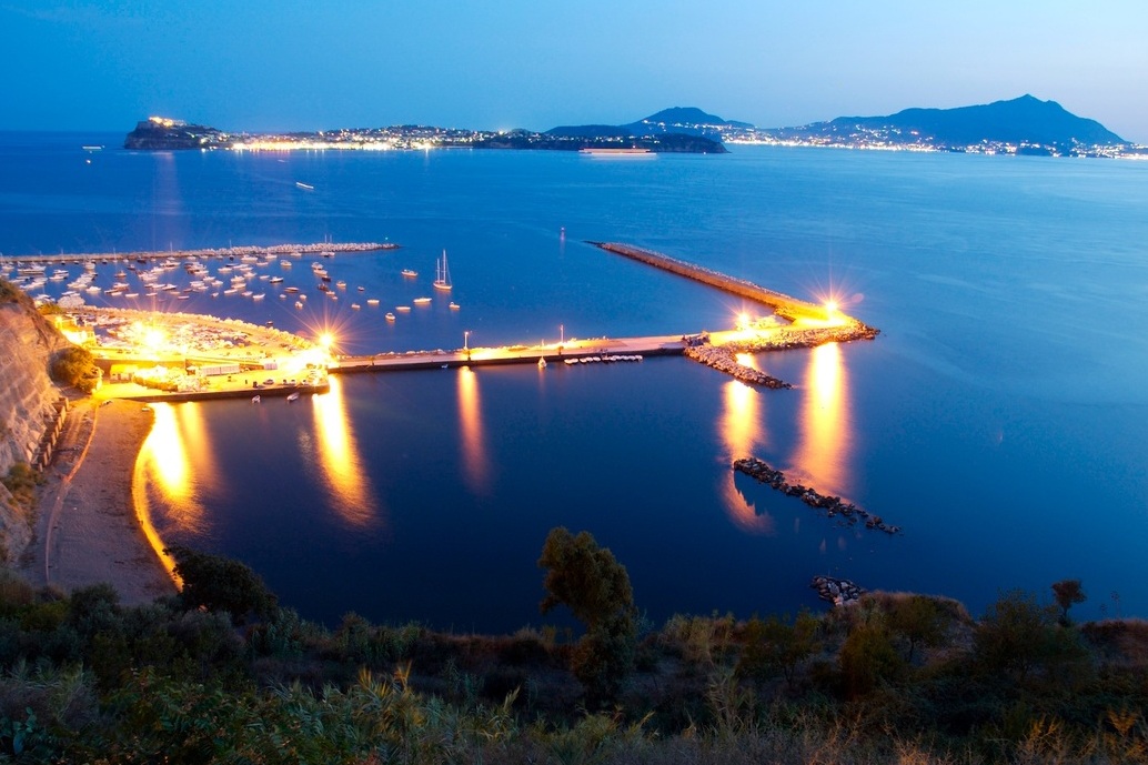 প্যানোরামা থেকে Monte di Procida - 80070 Monte di Procida NA | Secret World Trip Planner