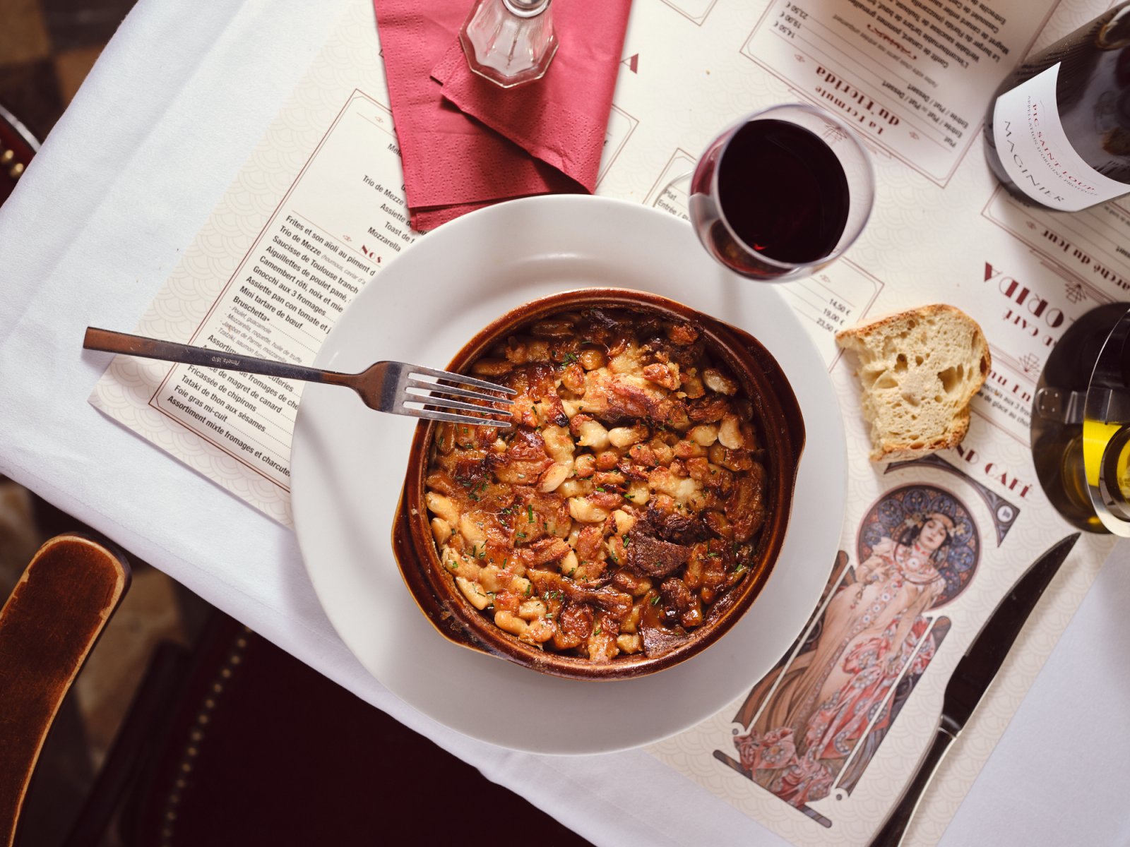 Cassoulet é un confort prato de feixón branco con carnes - Tolosa | Secret World Trip Planner