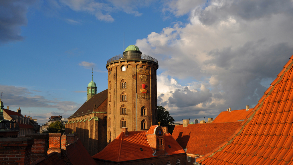 Pinpoint Fonetik Kirken The Round Tower is the oldest observatory ... - Secret World
