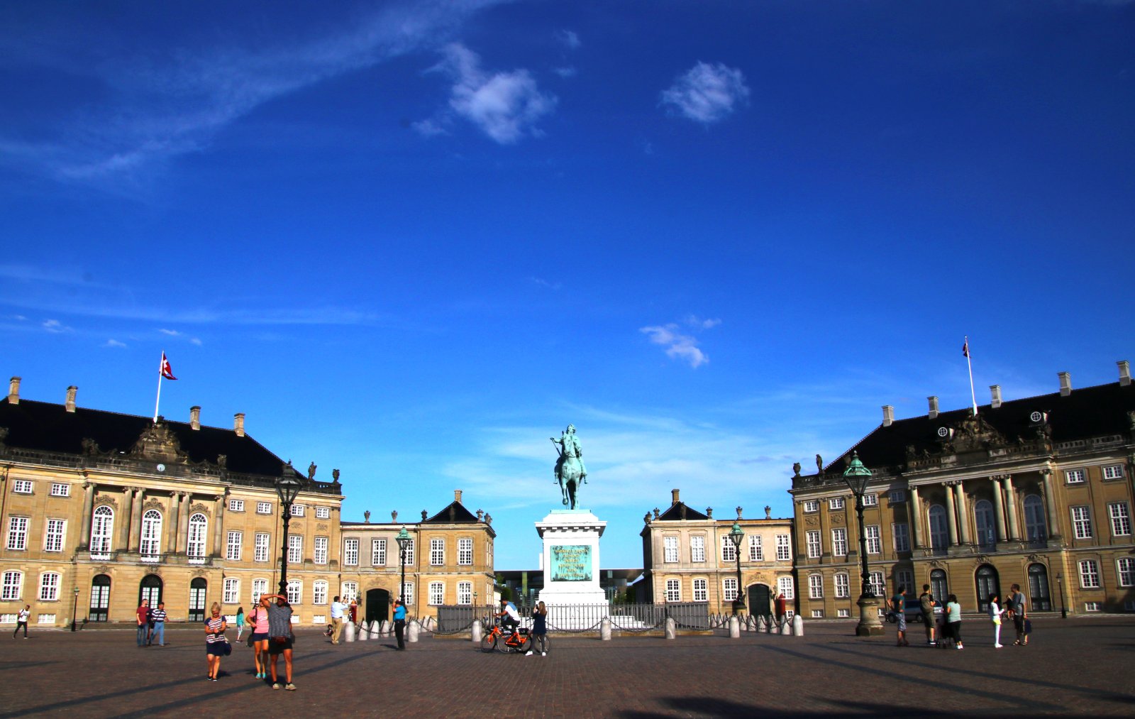 Amalienborg, rezidenca dimërore e mbretërve danezë - København | Secret World Trip Planner