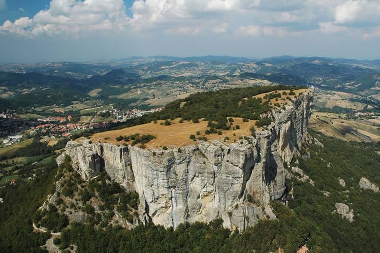 Watu saka Bismantova, pesona sing captivates everyone - Pietra di Bismantova | Secret World Trip Planner