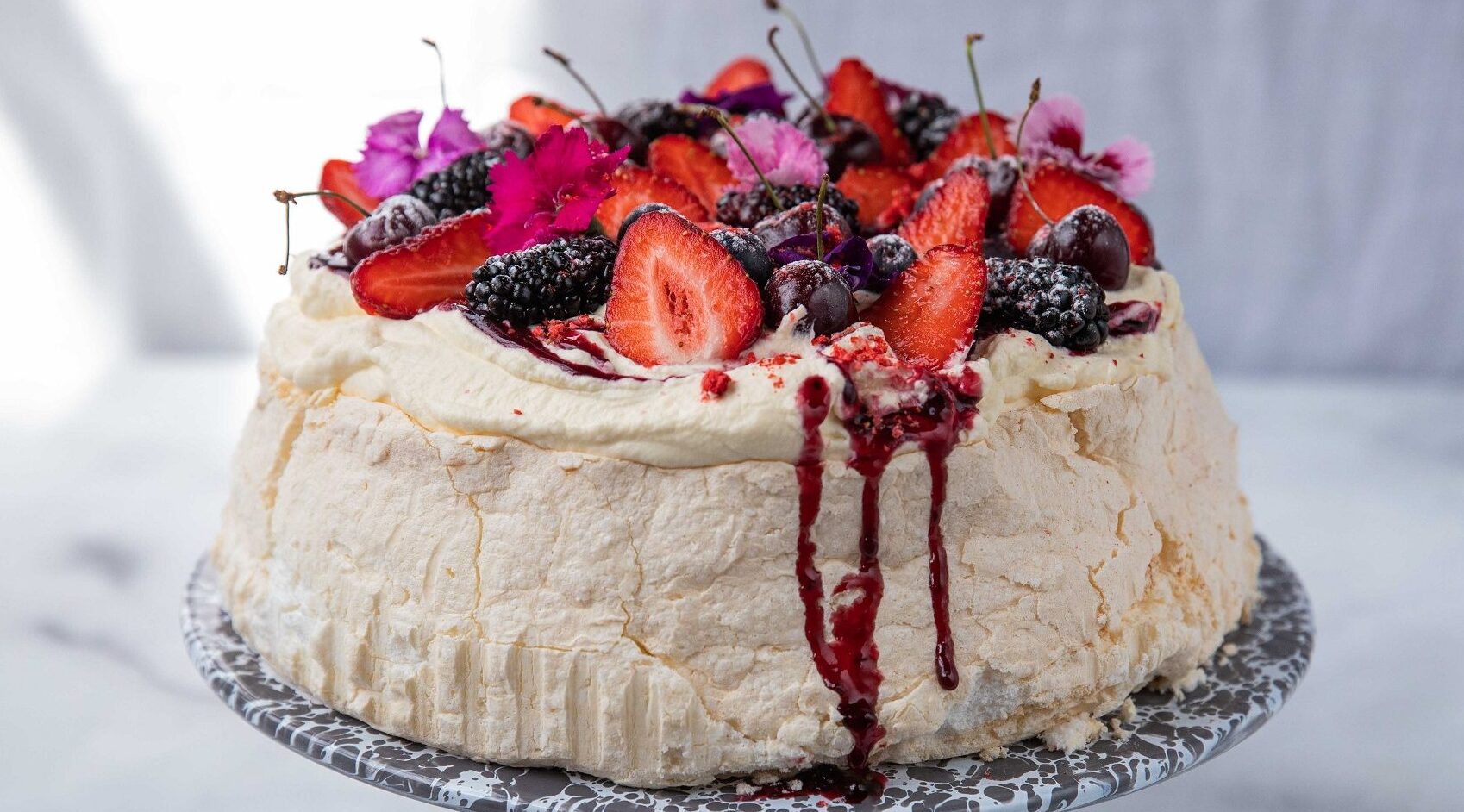 Pavlova est le gâteau traditionnel de Nouvelle-Zélande | Secret World Trip Planner