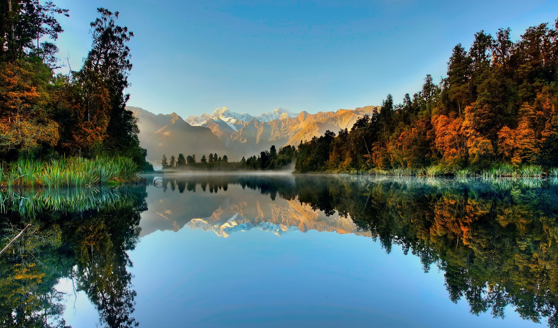 Lake Matheson One of the most scenic locations in New Zealand