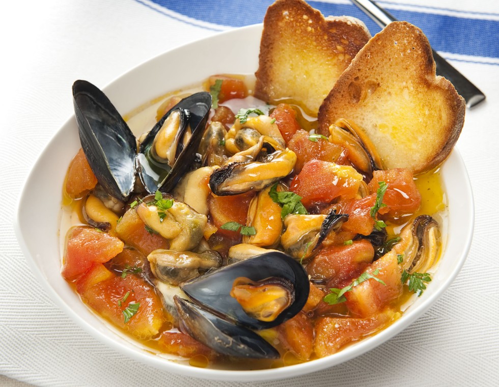 naples-and-food-mussel-soup-secret-world