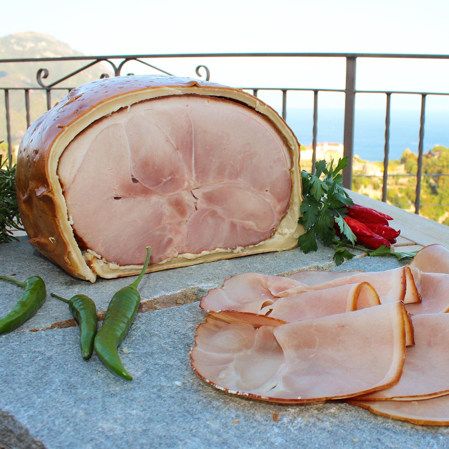 Ekmek kabuğu içinde pişmiş jambon