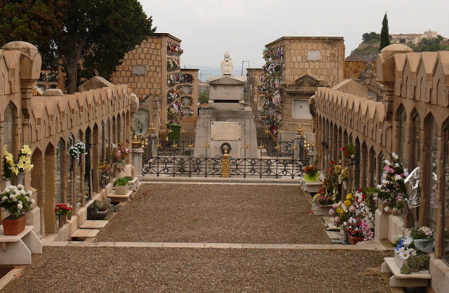 Tarragonako hilerri modernista - Tarragona | Secret World Trip Planner