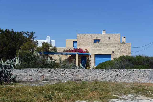Återupptäcka Nikos Kazantzakis liv och arv - Aegina | Secret World Trip Planner