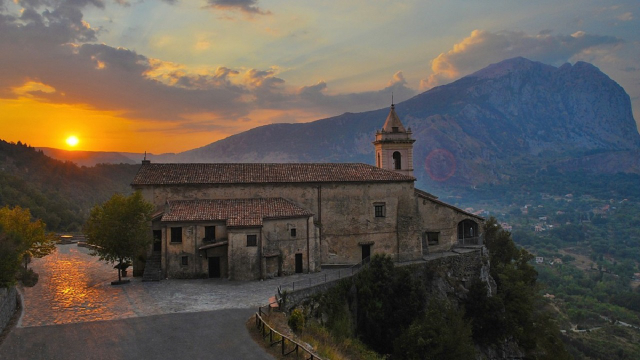 Tearmann Maria SS. de Pietrasanta - San Giovanni A Piro | Secret World Trip Planner