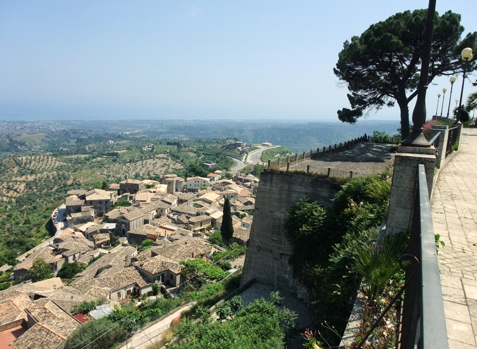 Desa Gerace, Norman lan Byzantine nyawa saka Calabria - 89040 Gerace RC | Secret World Trip Planner