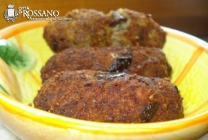 Purpurpett melanzan e (Polpette di melanzane) - Rossano | Secret World Trip Planner