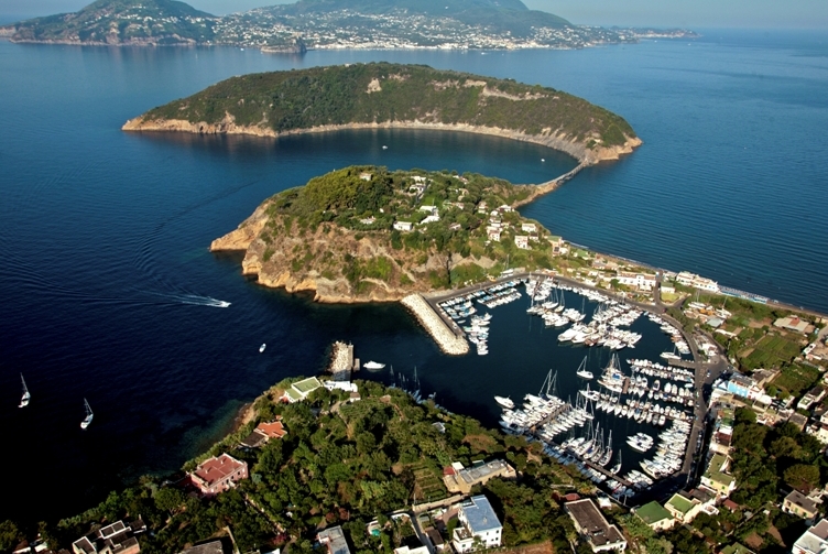 যাচাইকৃত অ্যাকাউন্ট - Procida | Secret World Trip Planner