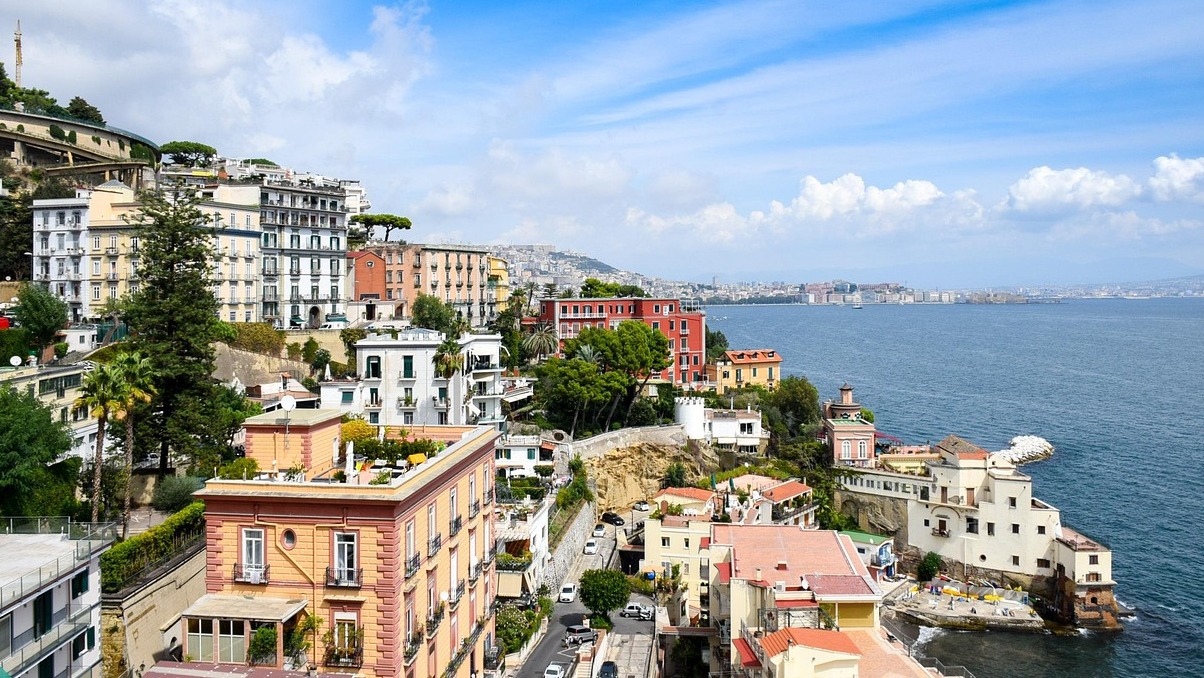 পিয়াল, ইতালি সবচেয়ে, স্পন্দনশীল উজ্জ্বল এবং সৌম্য শহর - Napoli | Secret World Trip Planner
