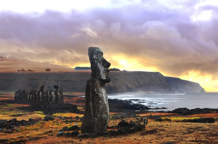Velykų sala (polineziečių kalba: Rapa Nui) ir jos paslaptis  - Easter Island | Secret World Trip Planner
