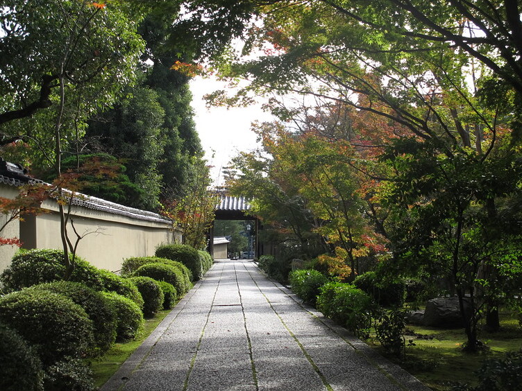Daitokuji adalah besar berdinding kompleks candi di Kyoto - Kyoto | Secret World Trip Planner