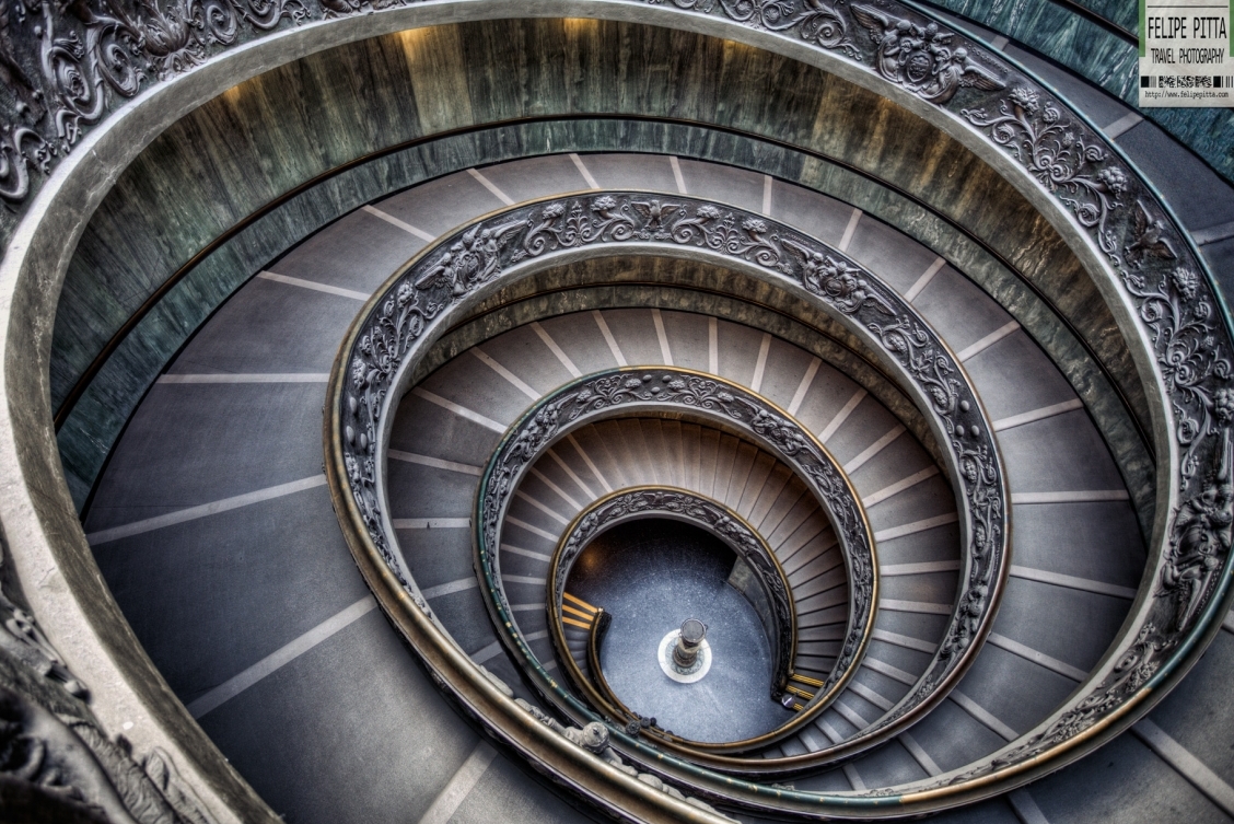 Vaticano / Bramante Lépcsőház  - Città del Vaticano | Secret World Trip Planner