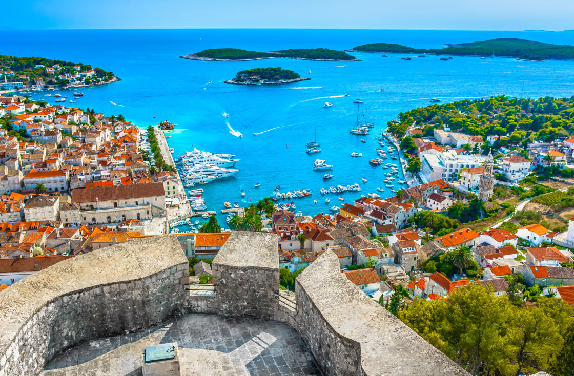 Ilha Hvar: a mais famosa Costa Dálmata  - Lesina | Secret World Trip Planner