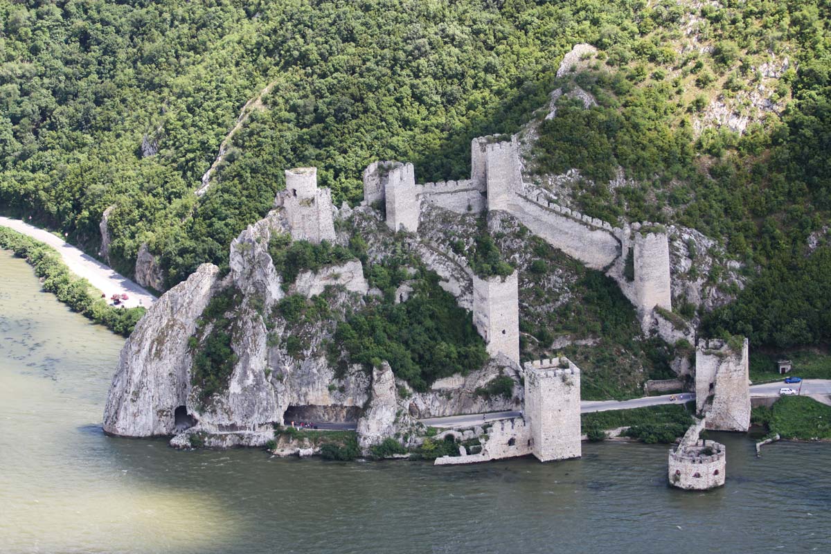 golubac kalesi avrupa nin en iyi