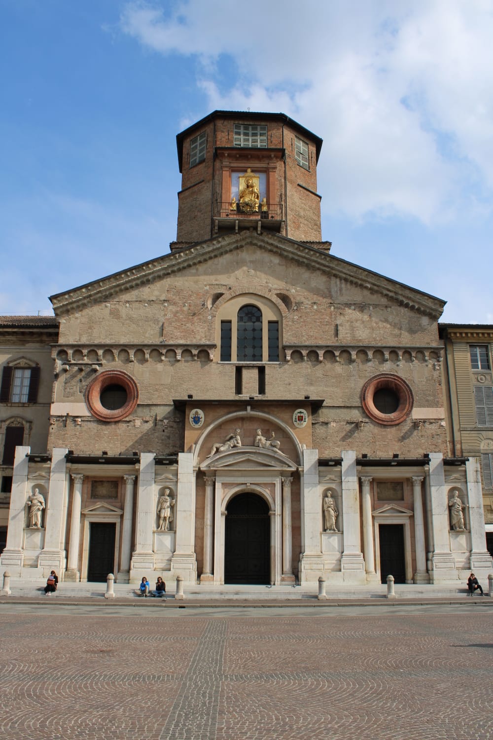 Katedral Reggio Emilia - Reggio Emilia | Secret World Trip Planner