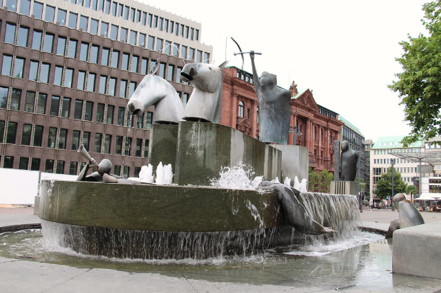 Neptun favvorasi - Bremen | Secret World Trip Planner