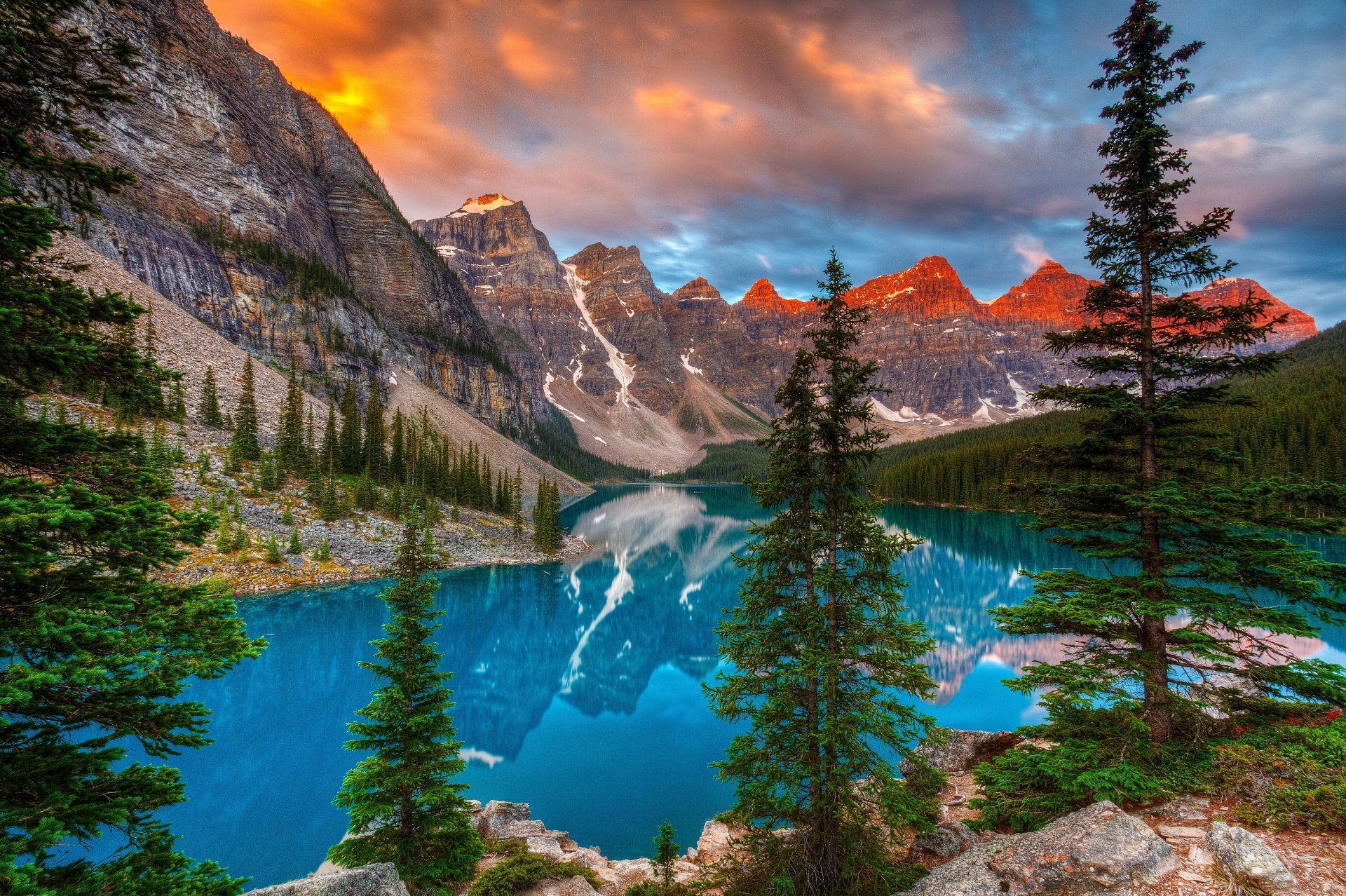 Lake Louise and the Valleys of the Ten... - Secret World