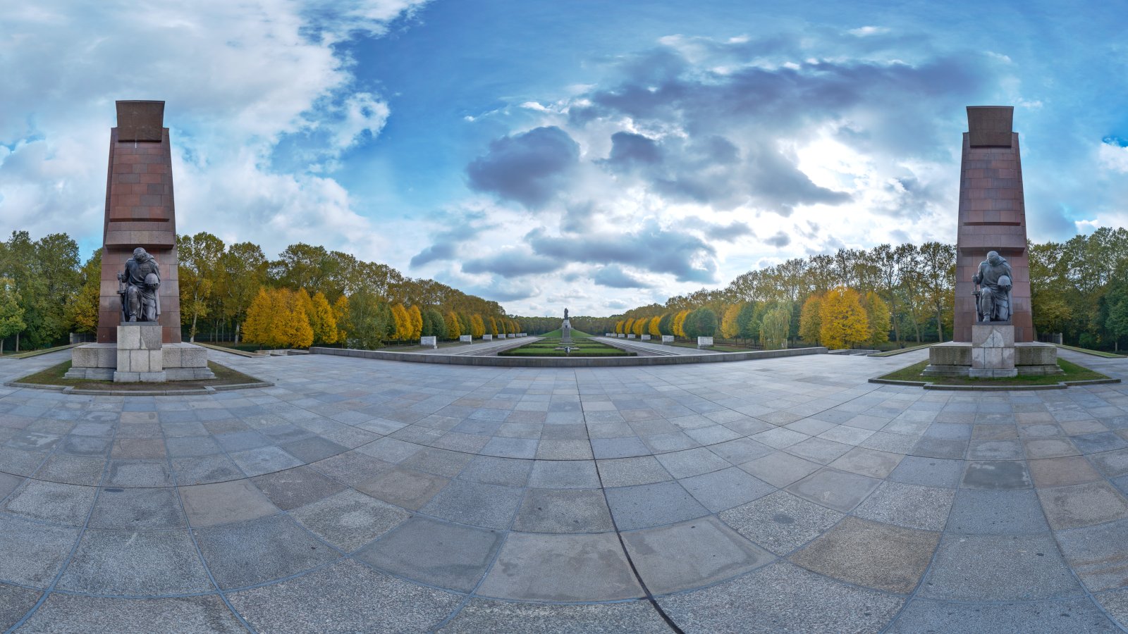 Treptower Park v Berlíně - Berlin | Secret World Trip Planner