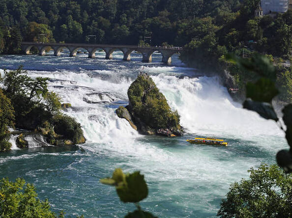 Rýnské vodopády, největší vodopád v Evropě - Neuhausen am Rheinfall | Secret World Trip Planner