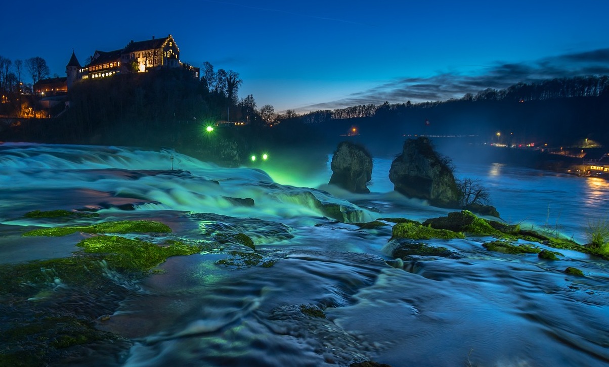 Rýnské vodopády, největší vodopád v Evropě - Neuhausen am Rheinfall | Secret World Trip Planner