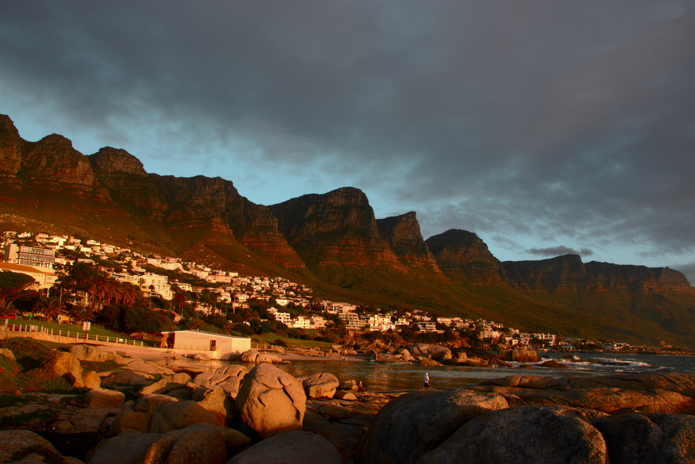 Kasteelspoort, nyenengake logat nganti 12 Rasul - Cape Town | Secret World Trip Planner