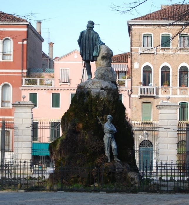 Divgadīgo dārzu spoks - Riva dei Sette Martiri | Secret World Trip Planner