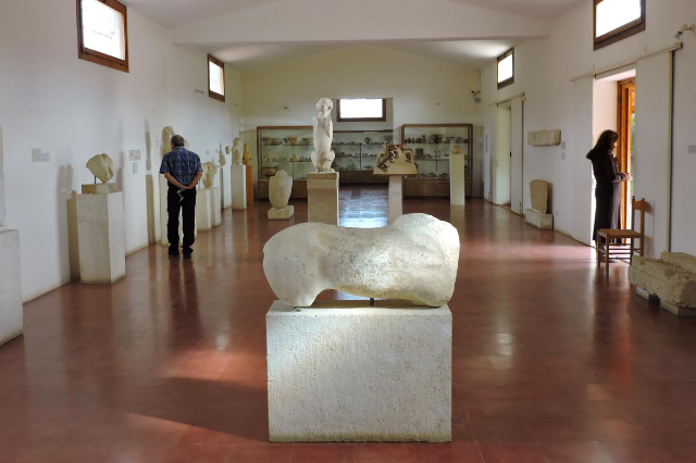 Recuar no tempo no Museu Arqueológico de Aegina - Egina | Secret World Trip Planner