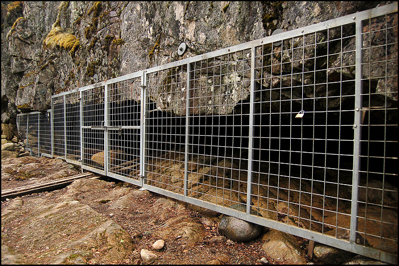 Susiluola (Wolf Cave)
