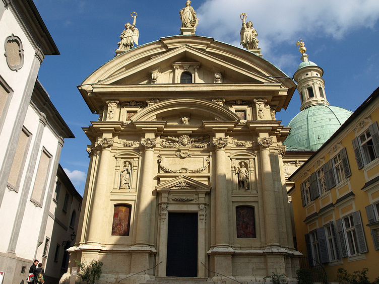 Graz: Mausoleum ya Takatifu ya Kirumi Kaisari Ferdinand II - Graz | Secret World Trip Planner