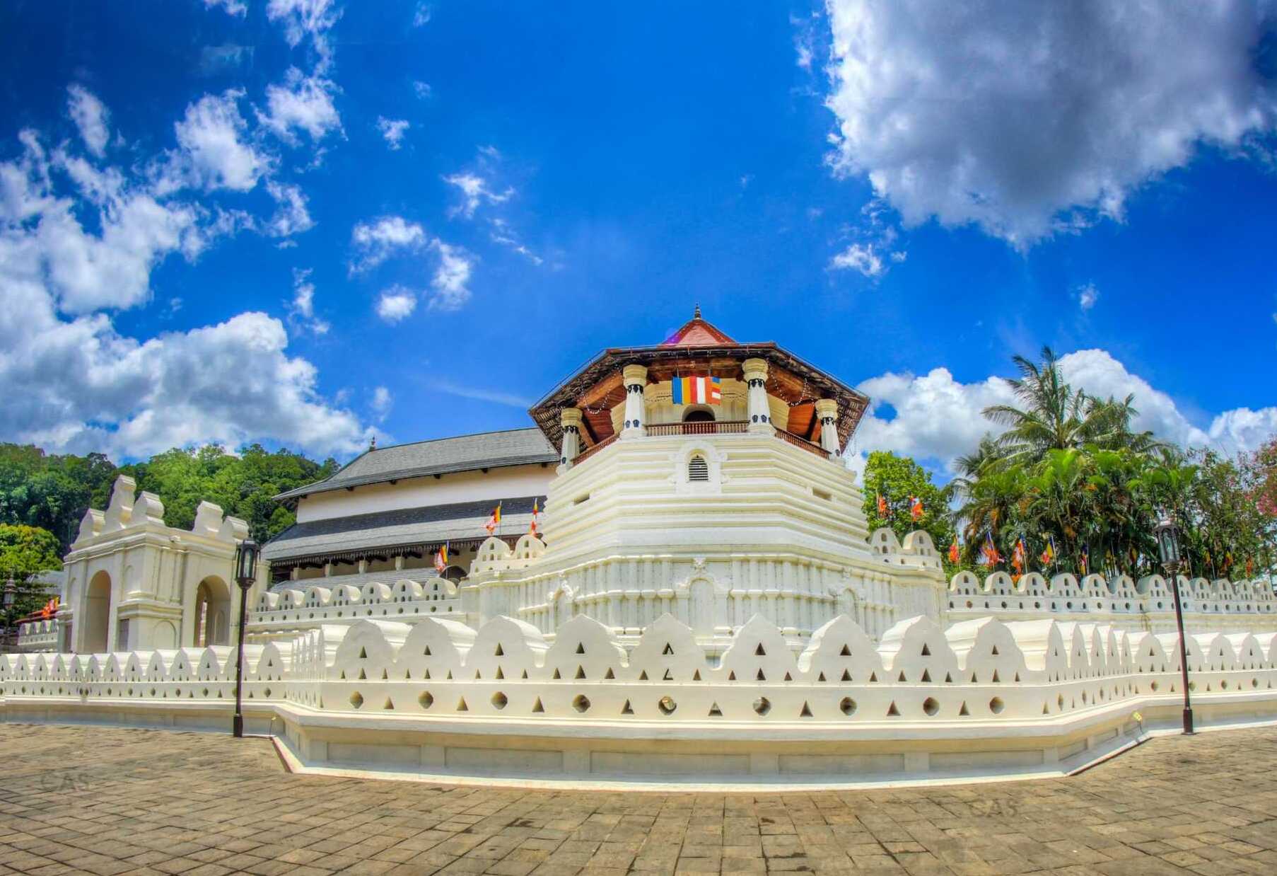 斯里兰卡Dalada Maligawa（神圣的牙齿遗迹寺庙 ) - Kandy | Secret World Trip Planner