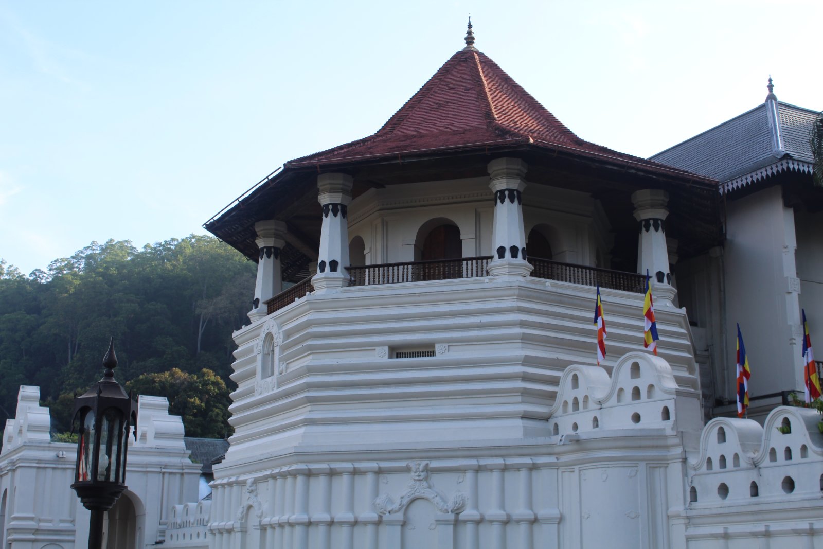 斯里兰卡Dalada Maligawa（神圣的牙齿遗迹寺庙 ) - Kandy | Secret World Trip Planner